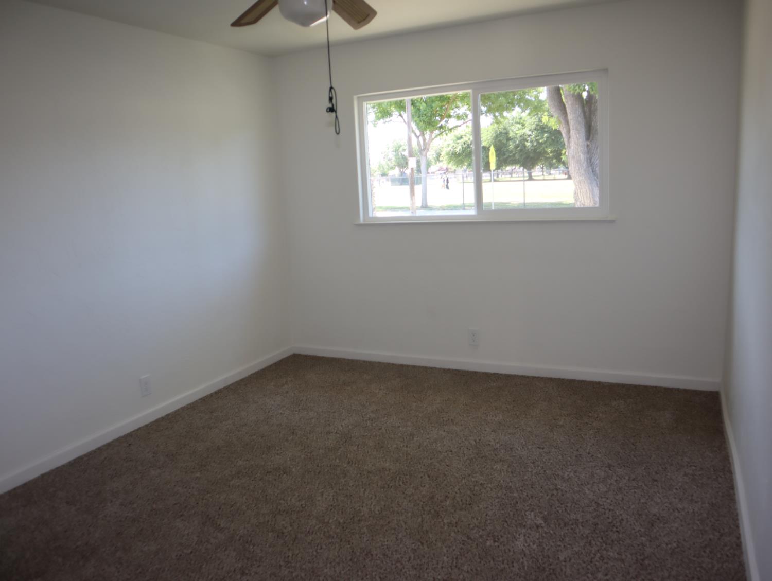2433 E Saginaw Way, Fresno, CA 93726