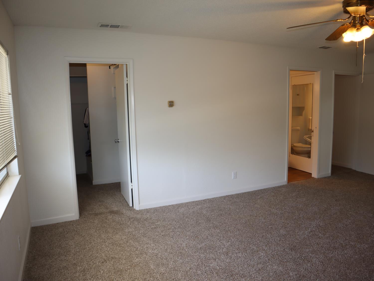 2433 E Saginaw Way, Fresno, CA 93726