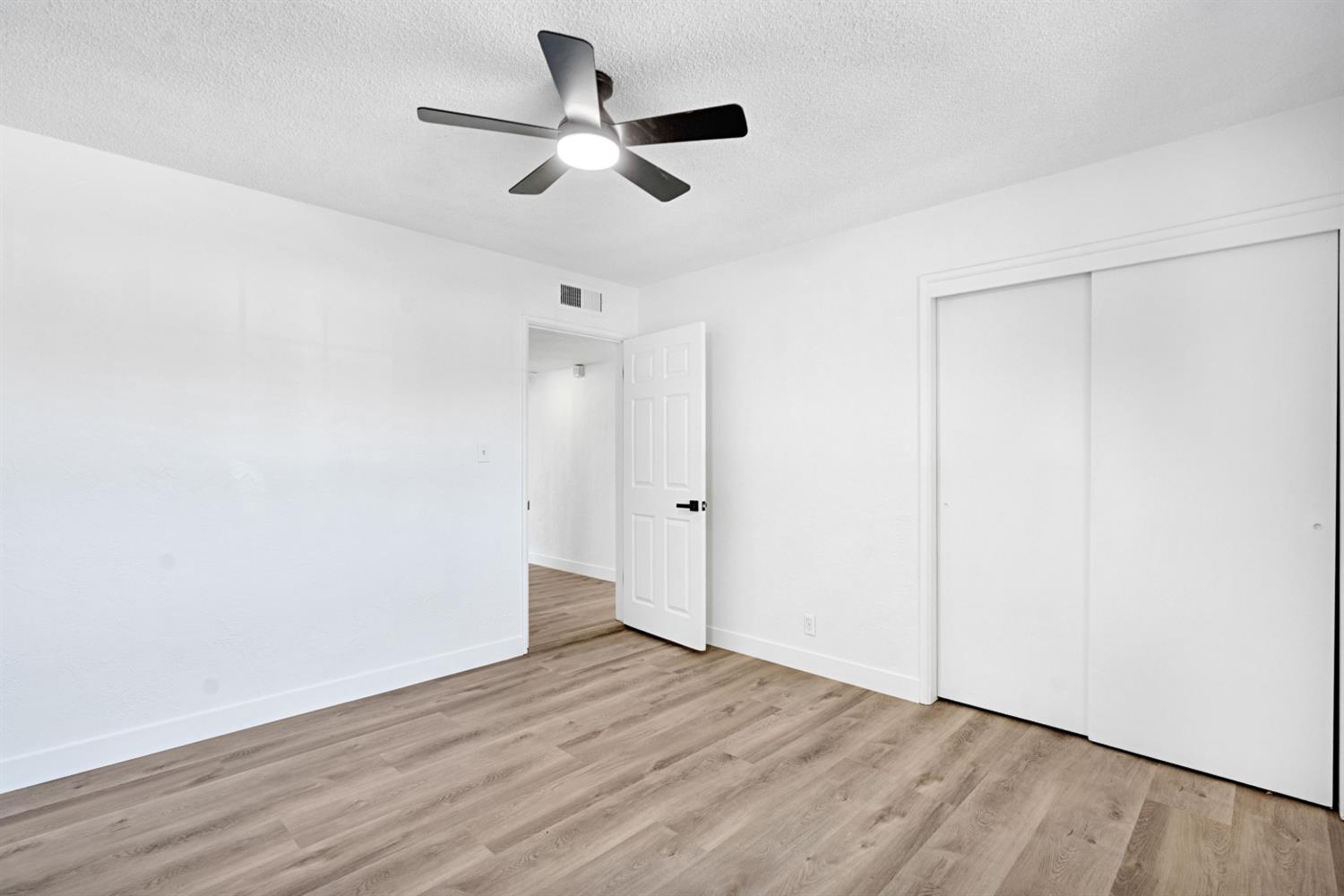 5189 N Callisch Ave, Fresno, CA 93710