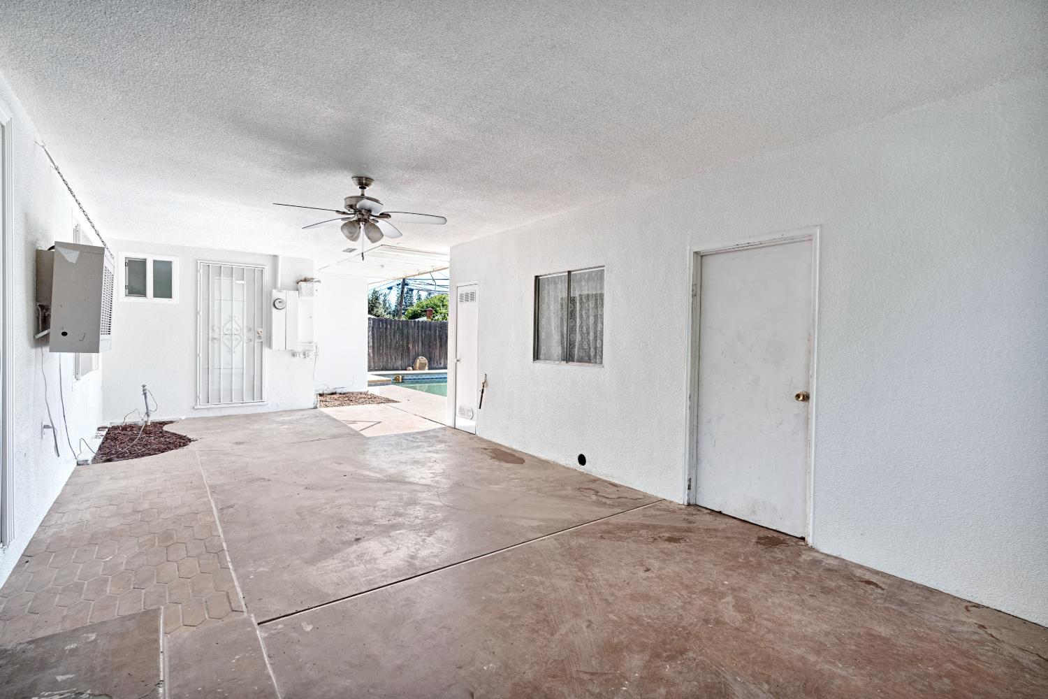 5189 N Callisch Ave, Fresno, CA 93710
