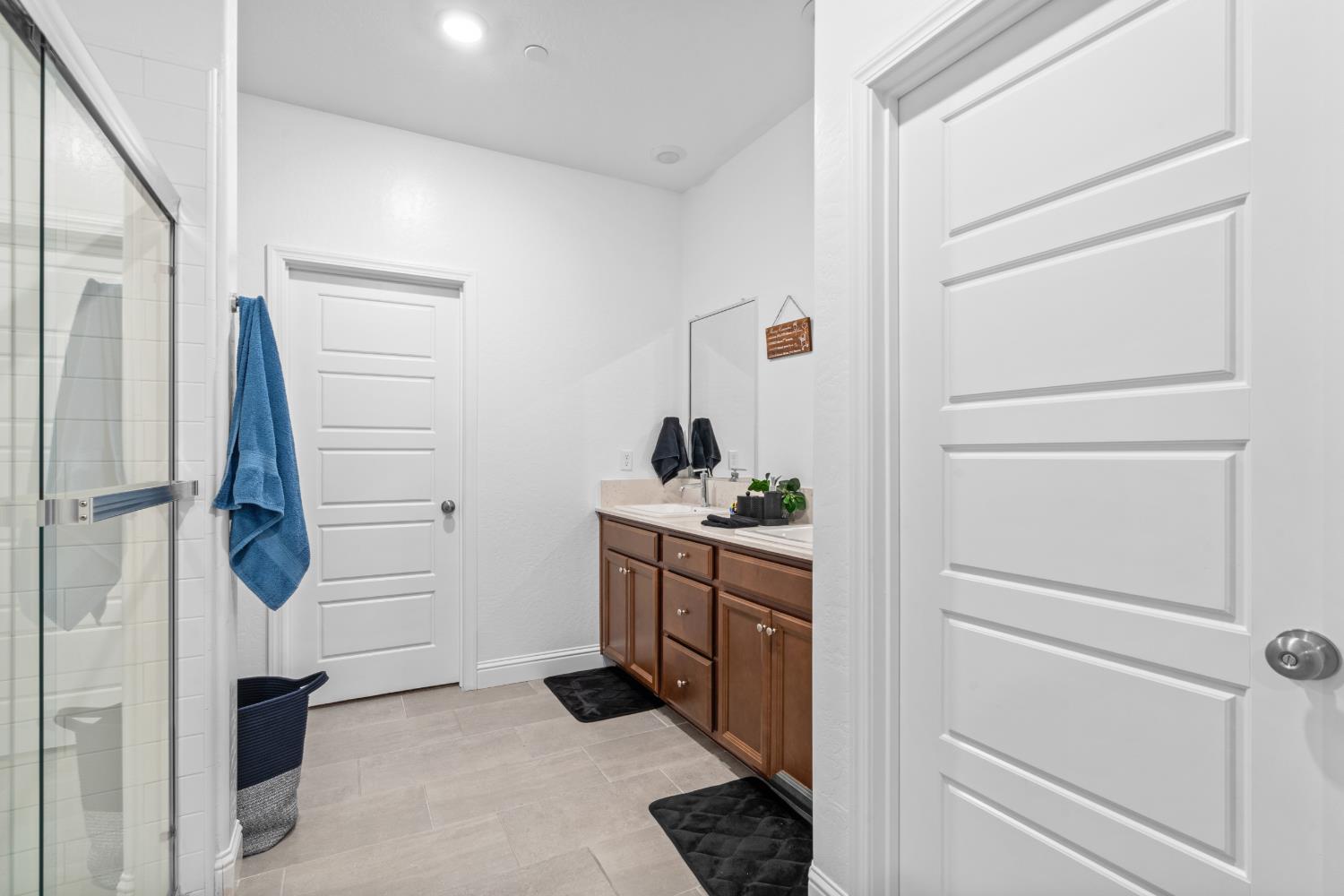 6436 E Ramona Way, Fresno, CA 93727