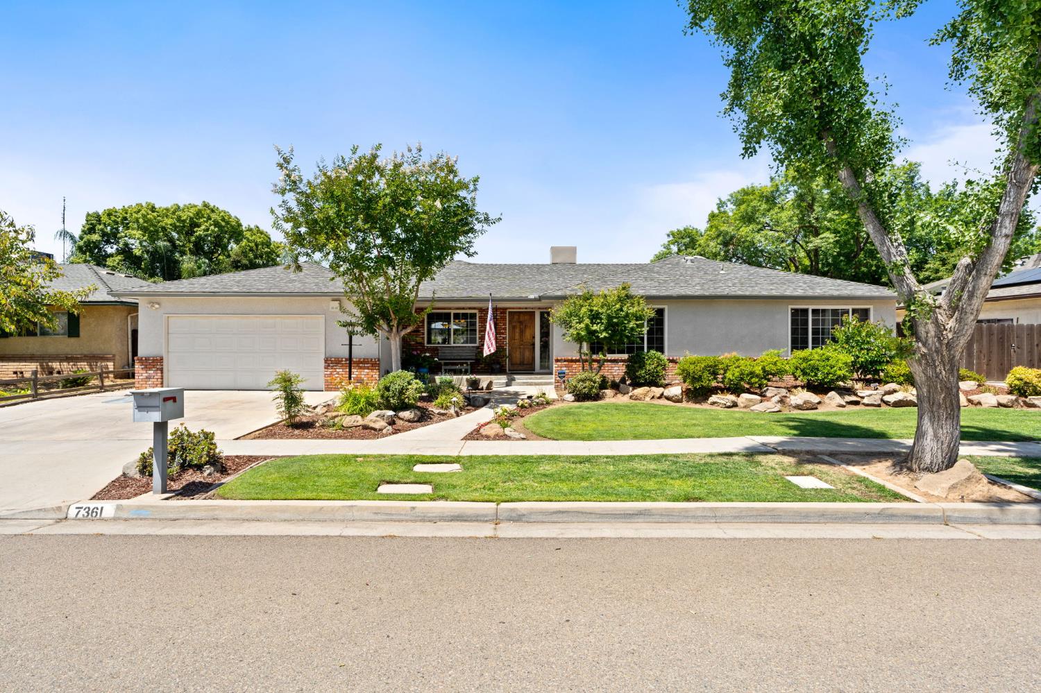 7361 N 3rd St, Fresno, CA 93720