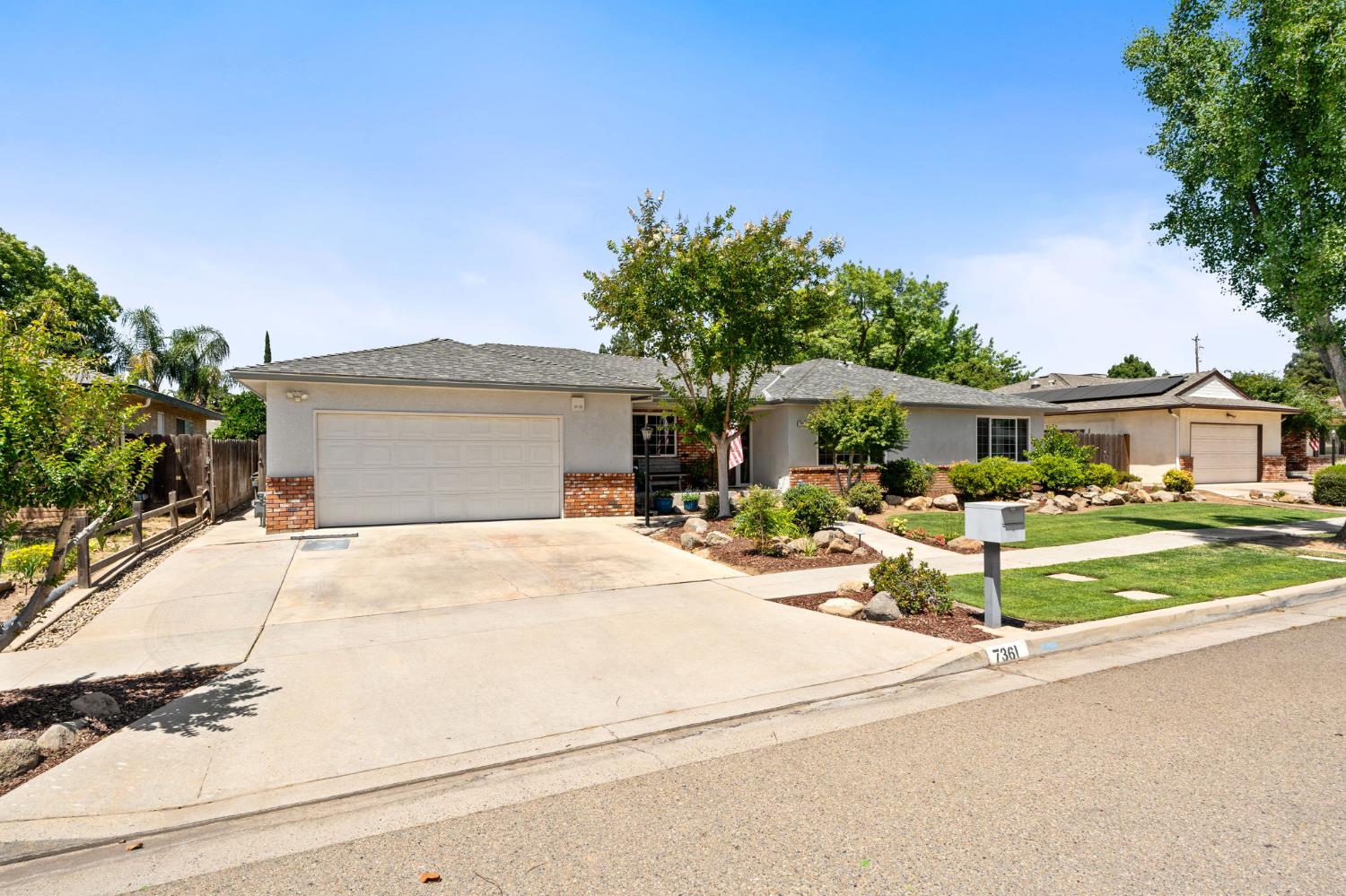 7361 N 3rd St, Fresno, CA 93720