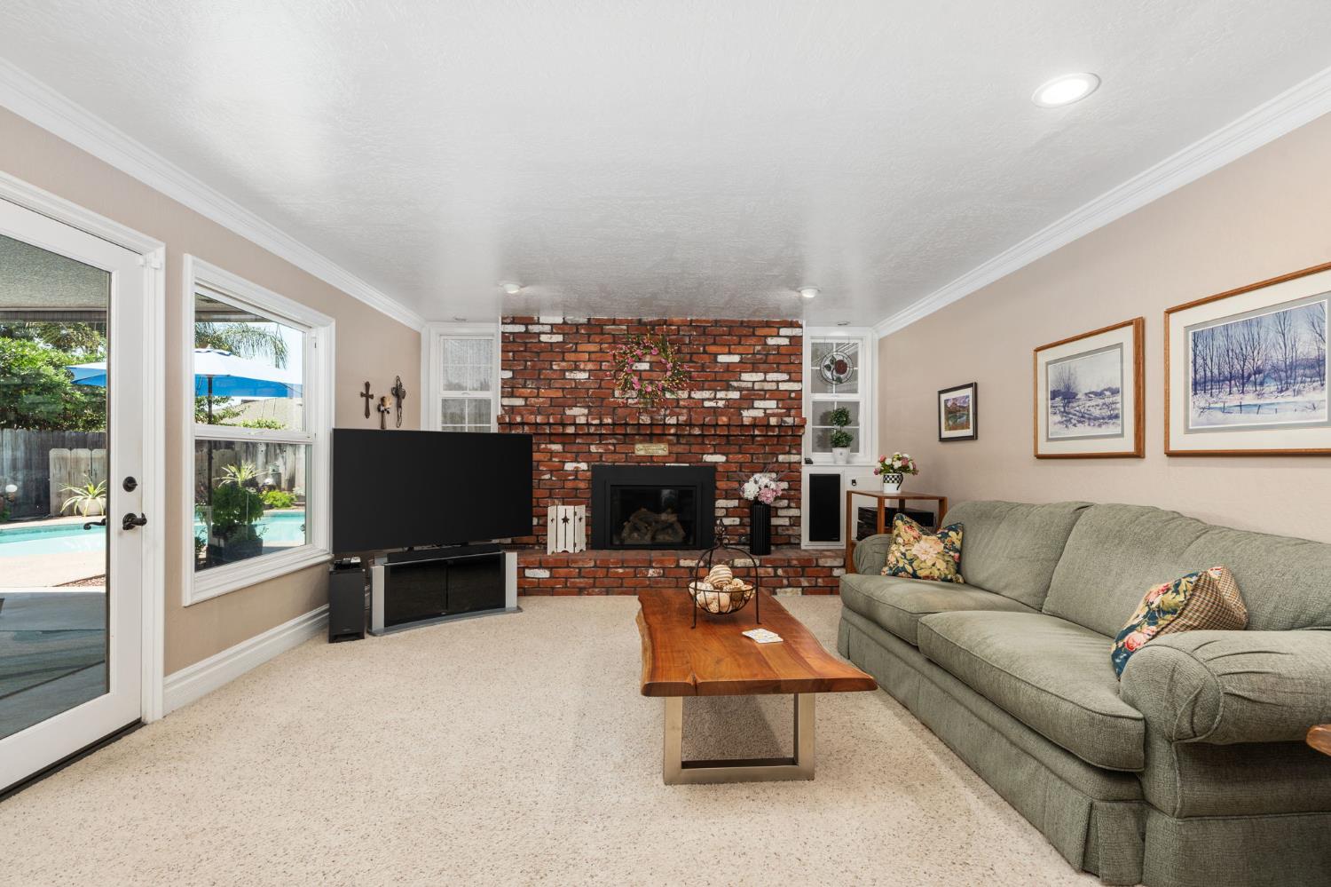 7361 N 3rd St, Fresno, CA 93720