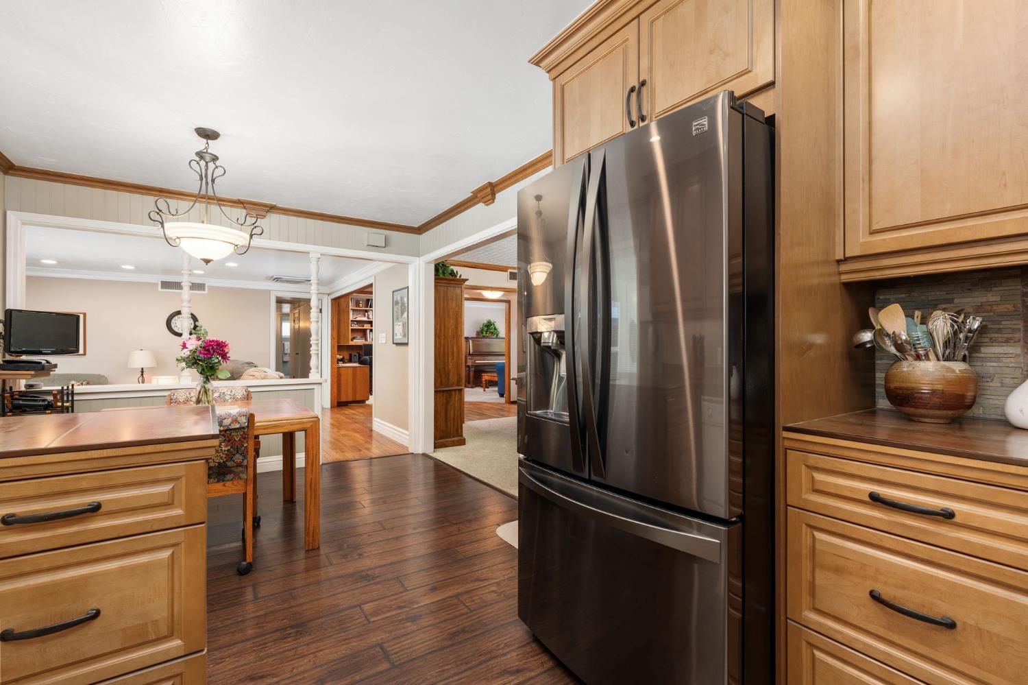 7361 N 3rd St, Fresno, CA 93720