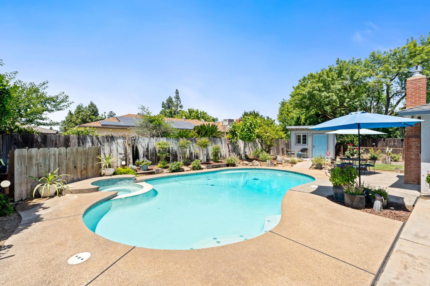 7361 N 3rd St, Fresno, CA 93720