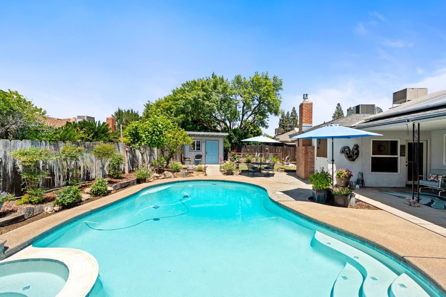 7361 N 3rd St, Fresno, CA 93720