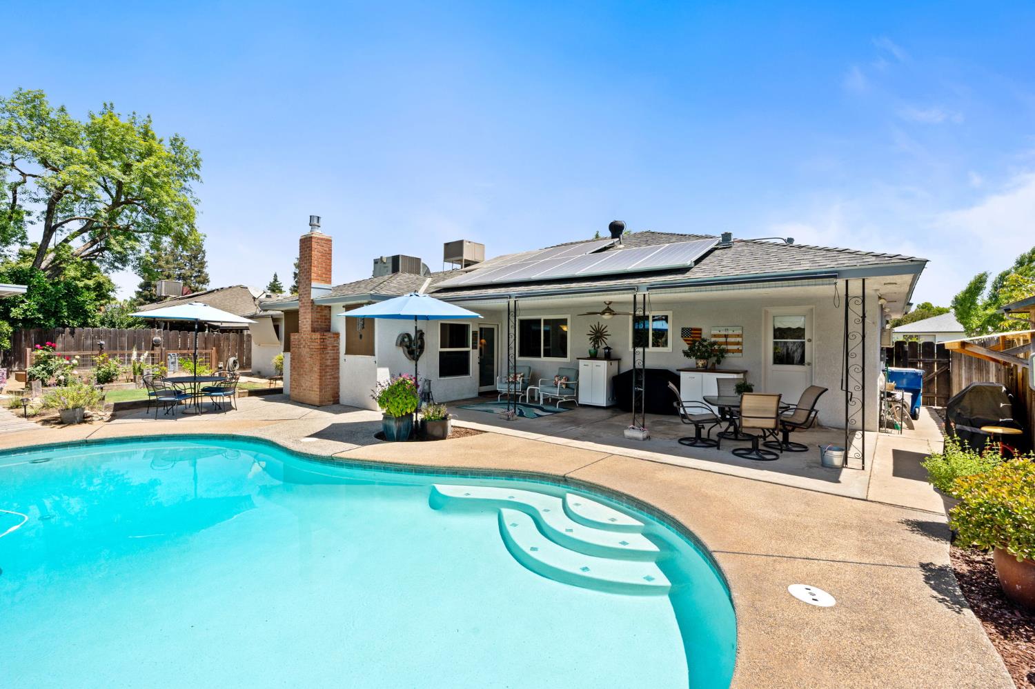 7361 N 3rd St, Fresno, CA 93720