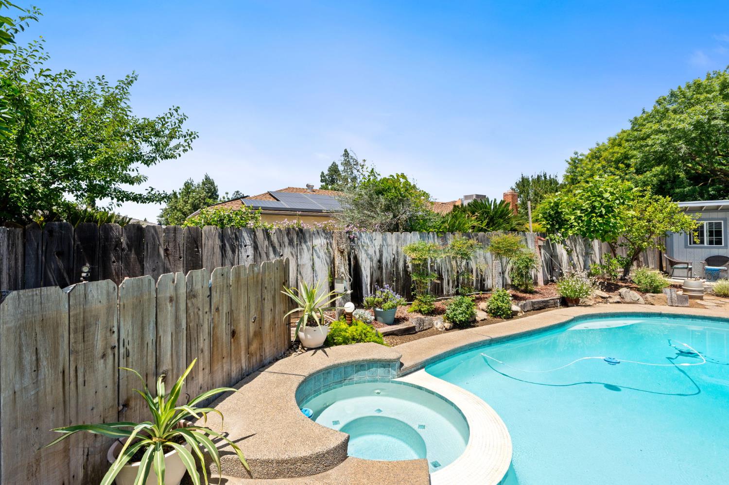 7361 N 3rd St, Fresno, CA 93720