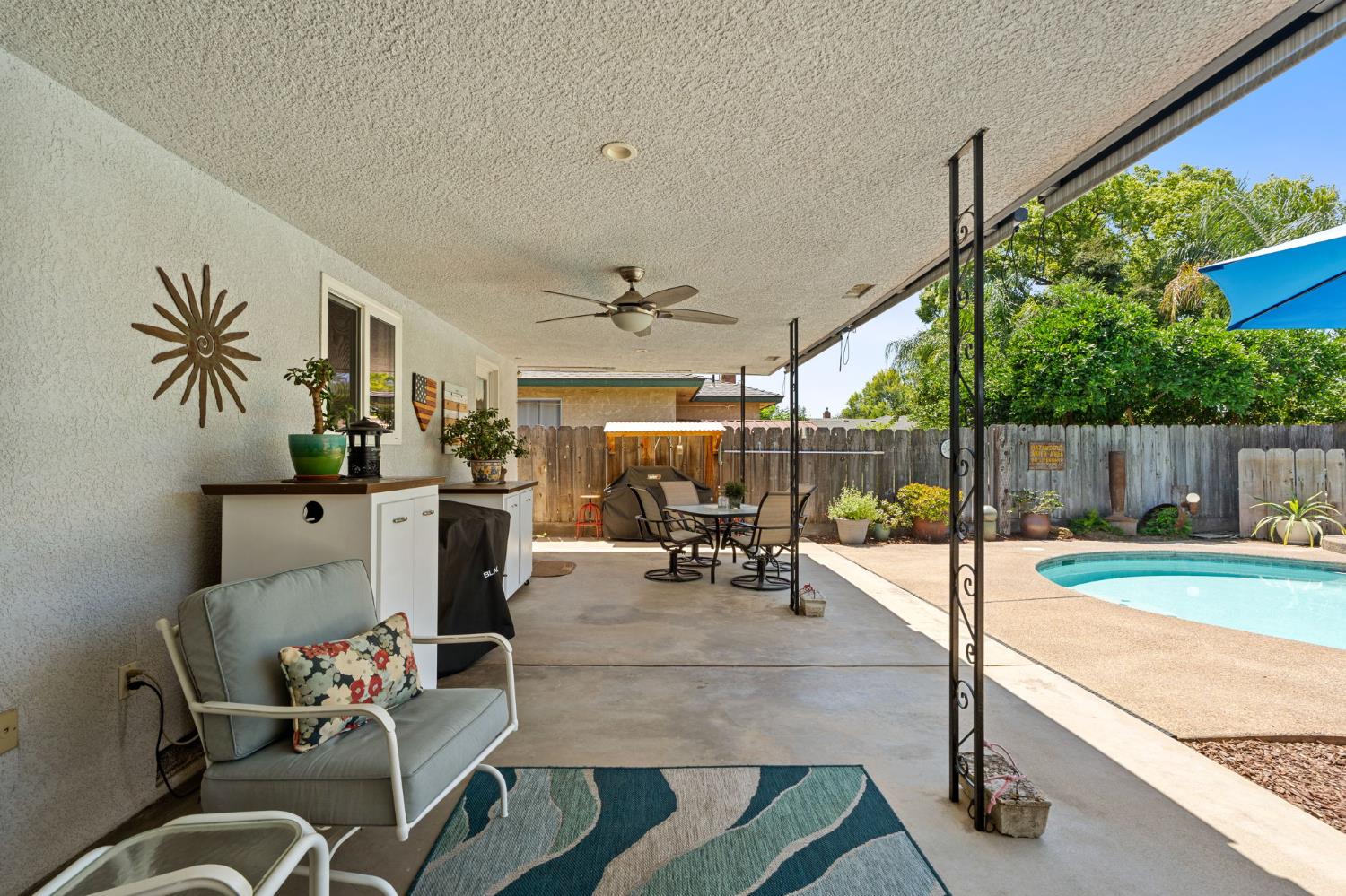 7361 N 3rd St, Fresno, CA 93720