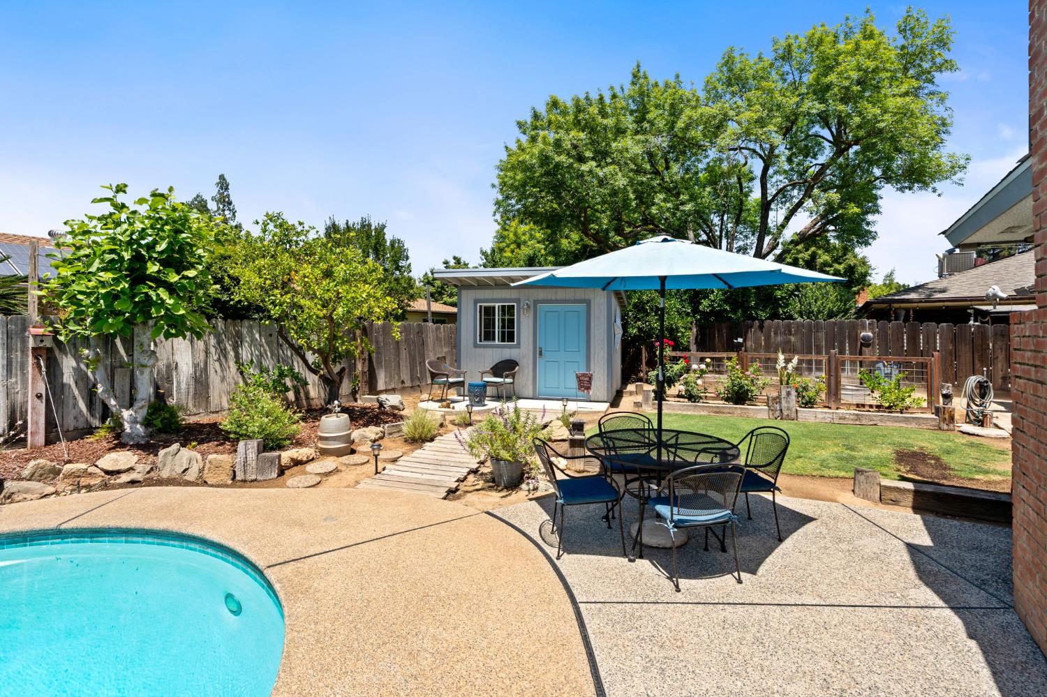 7361 N 3rd St, Fresno, CA 93720