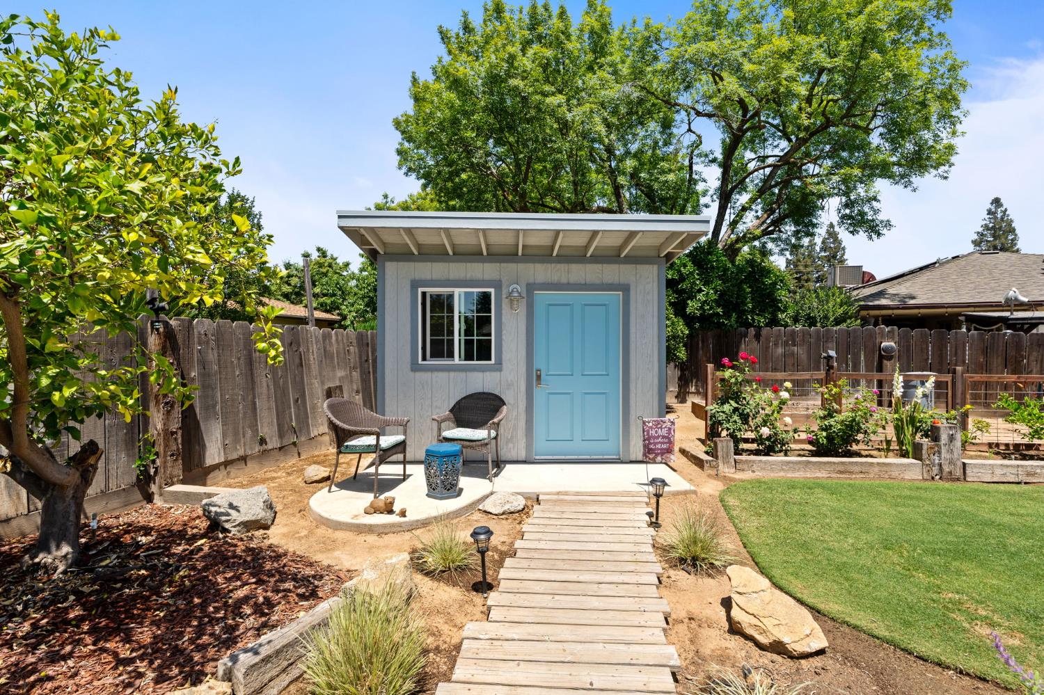 7361 N 3rd St, Fresno, CA 93720