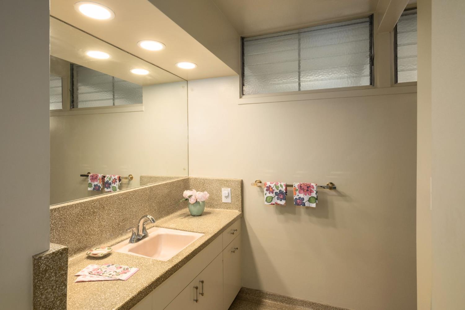 5306 N Sequoia Dr, Fresno, CA 93711