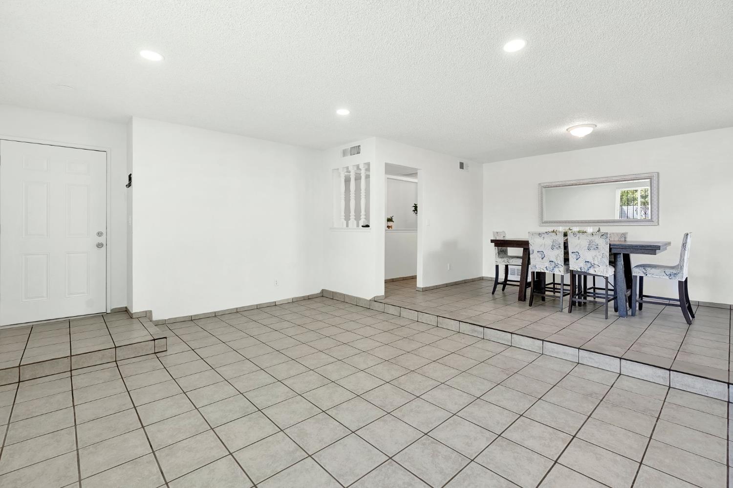 2344 S Backer Ave, Fresno, CA 93725
