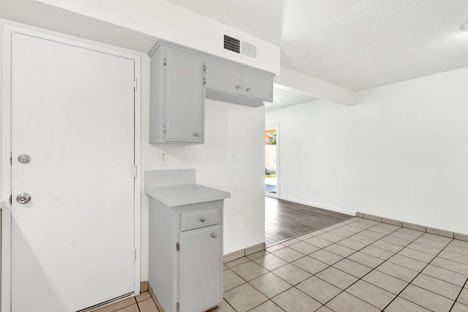2344 S Backer Ave, Fresno, CA 93725