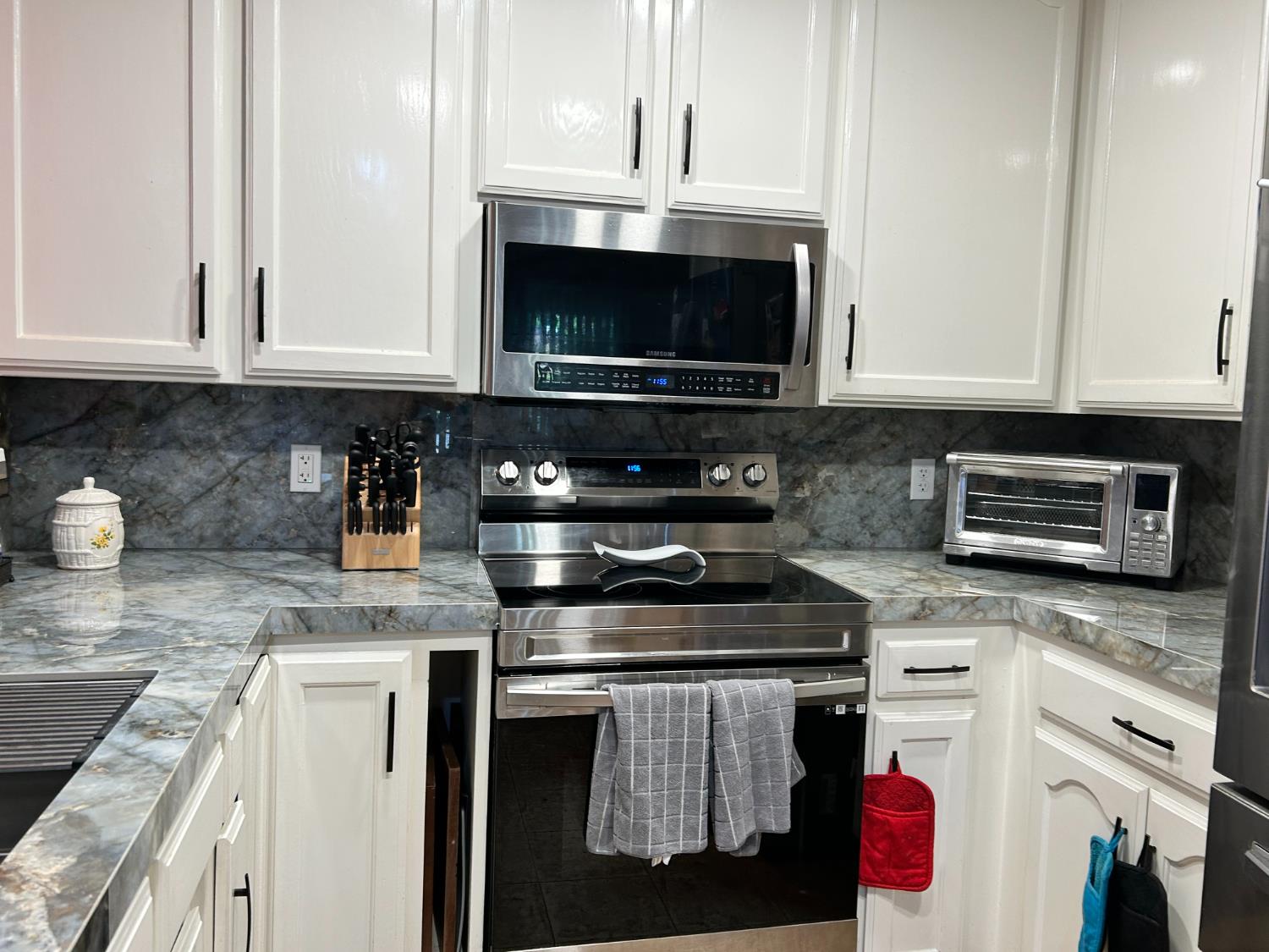 5802 W Locust Ave, Fresno, CA 93722