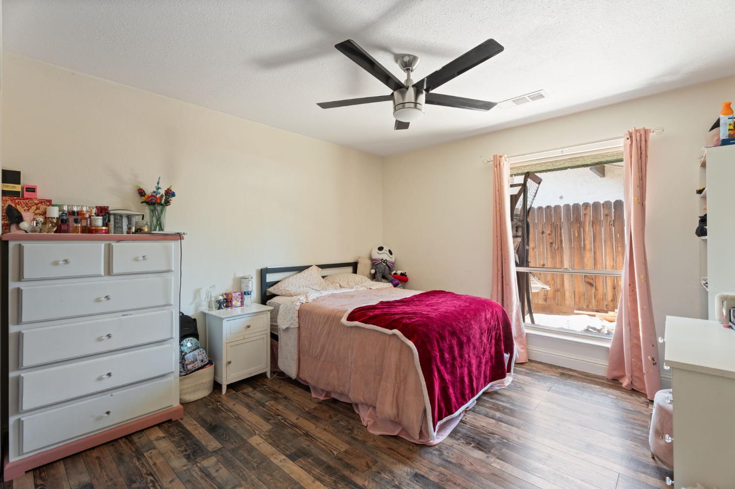 2778 W Robinwood Ln, Fresno, CA 93711