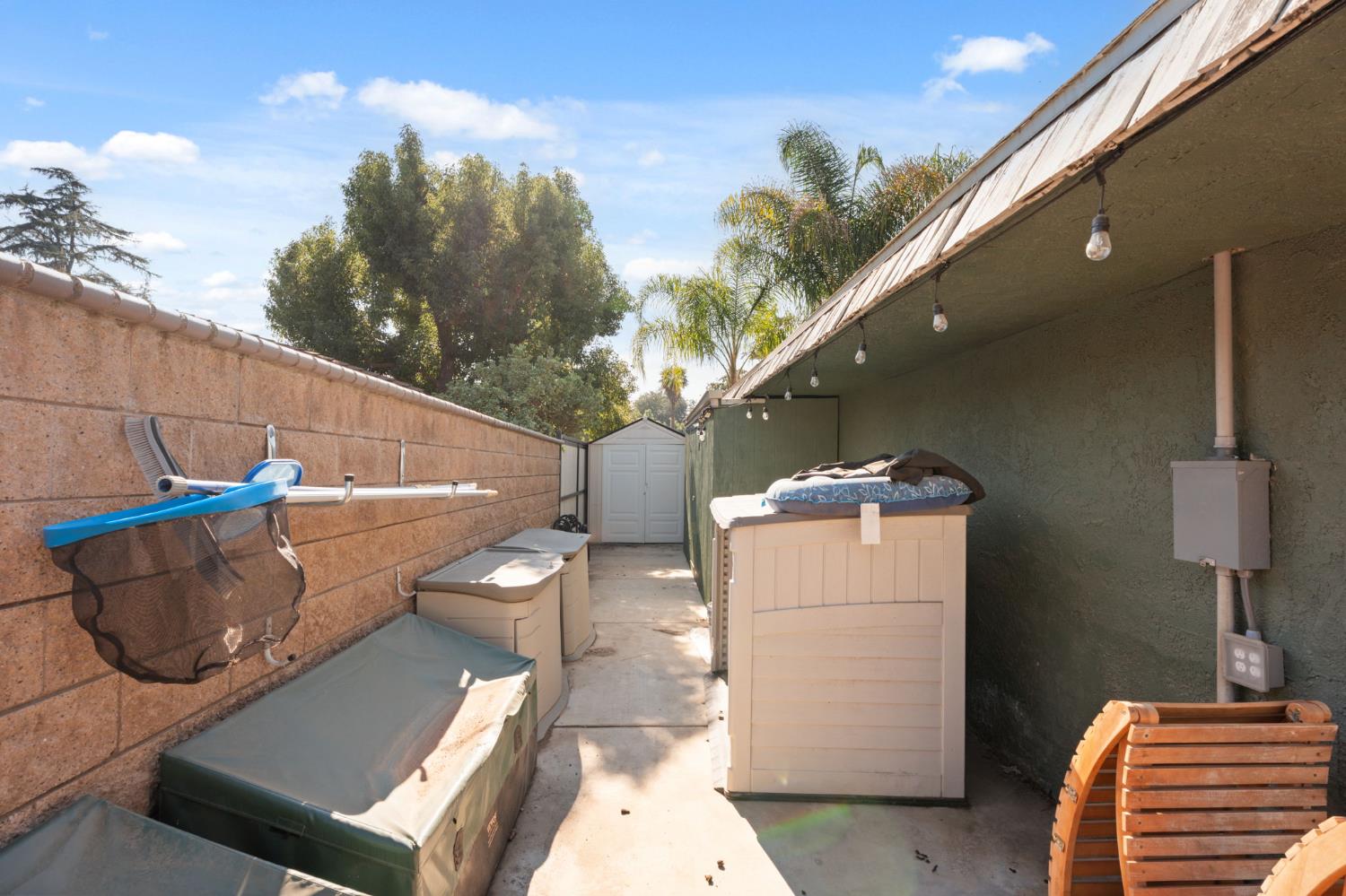 2778 W Robinwood Ln, Fresno, CA 93711