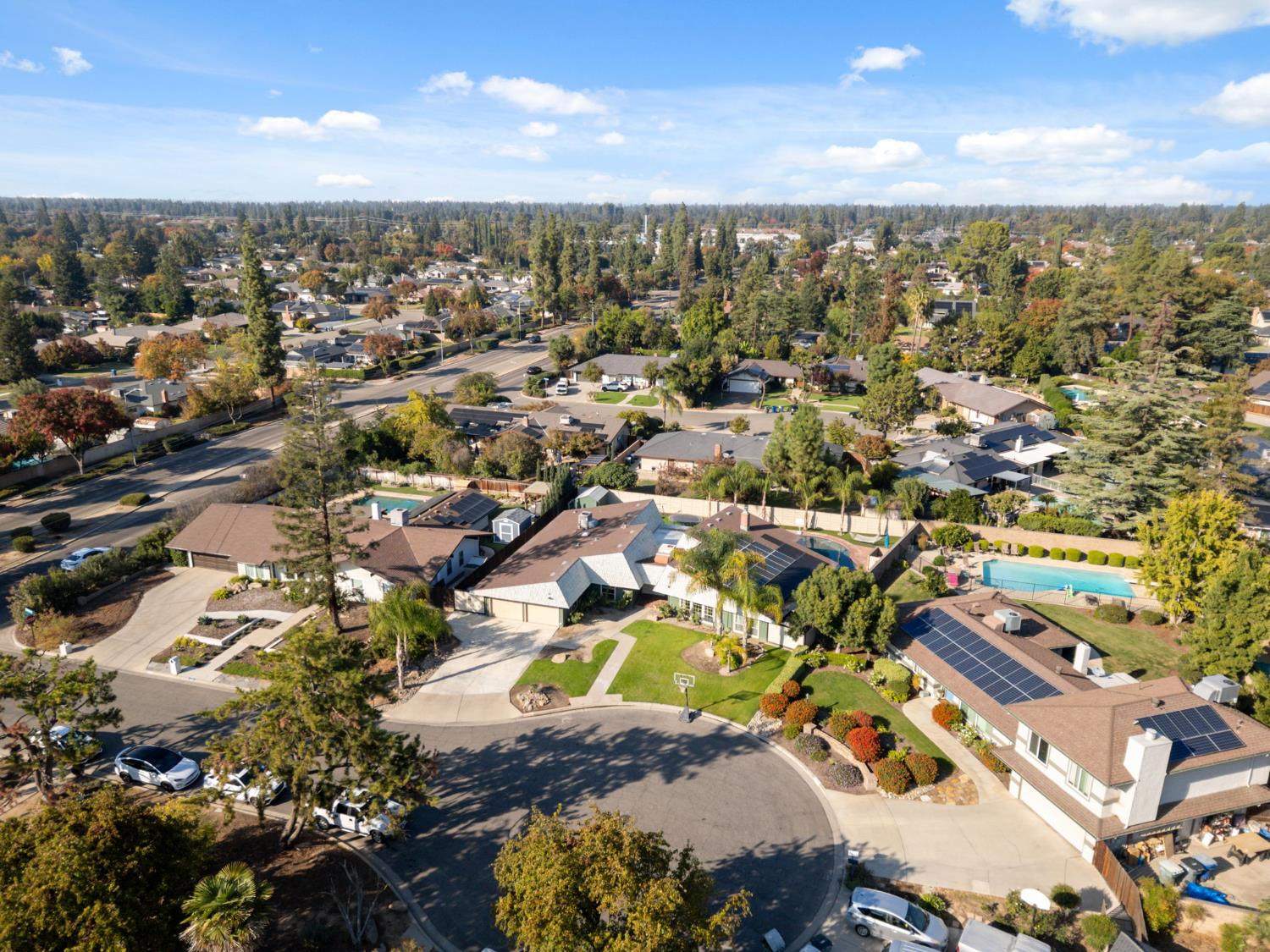 2778 W Robinwood Ln, Fresno, CA 93711
