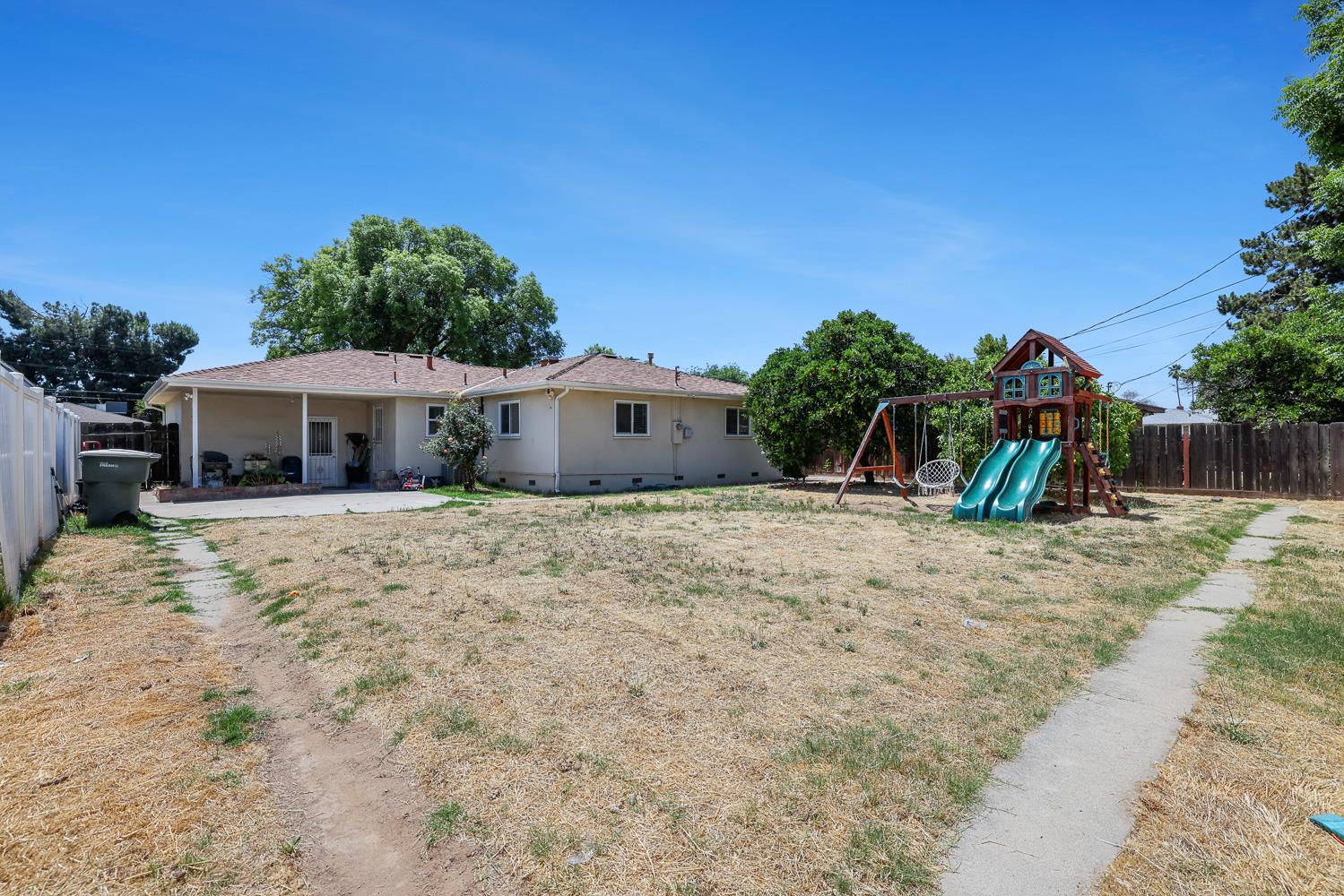 3913 E Fountain Way, Fresno, CA 93726