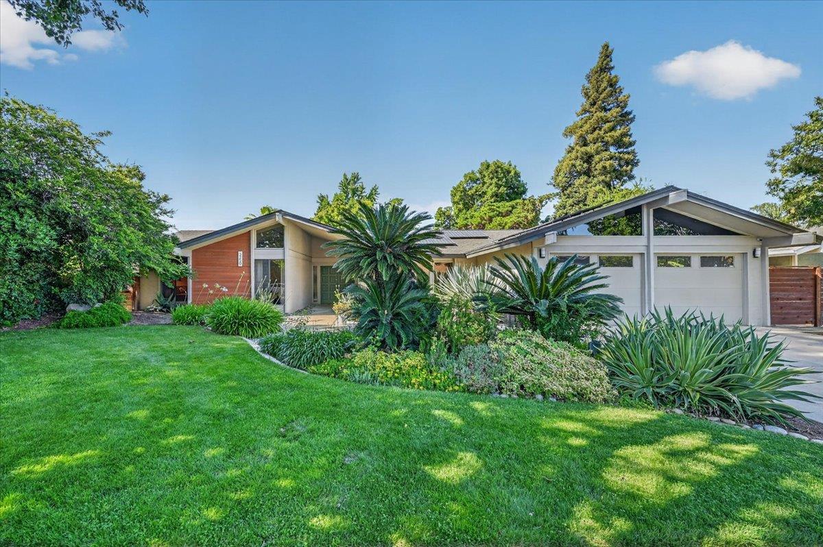 3250 W Ellery Ave, Fresno, CA 93711