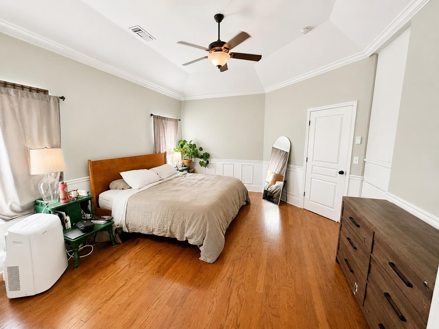 1047 E Monticello Cir, Fresno, CA 93720