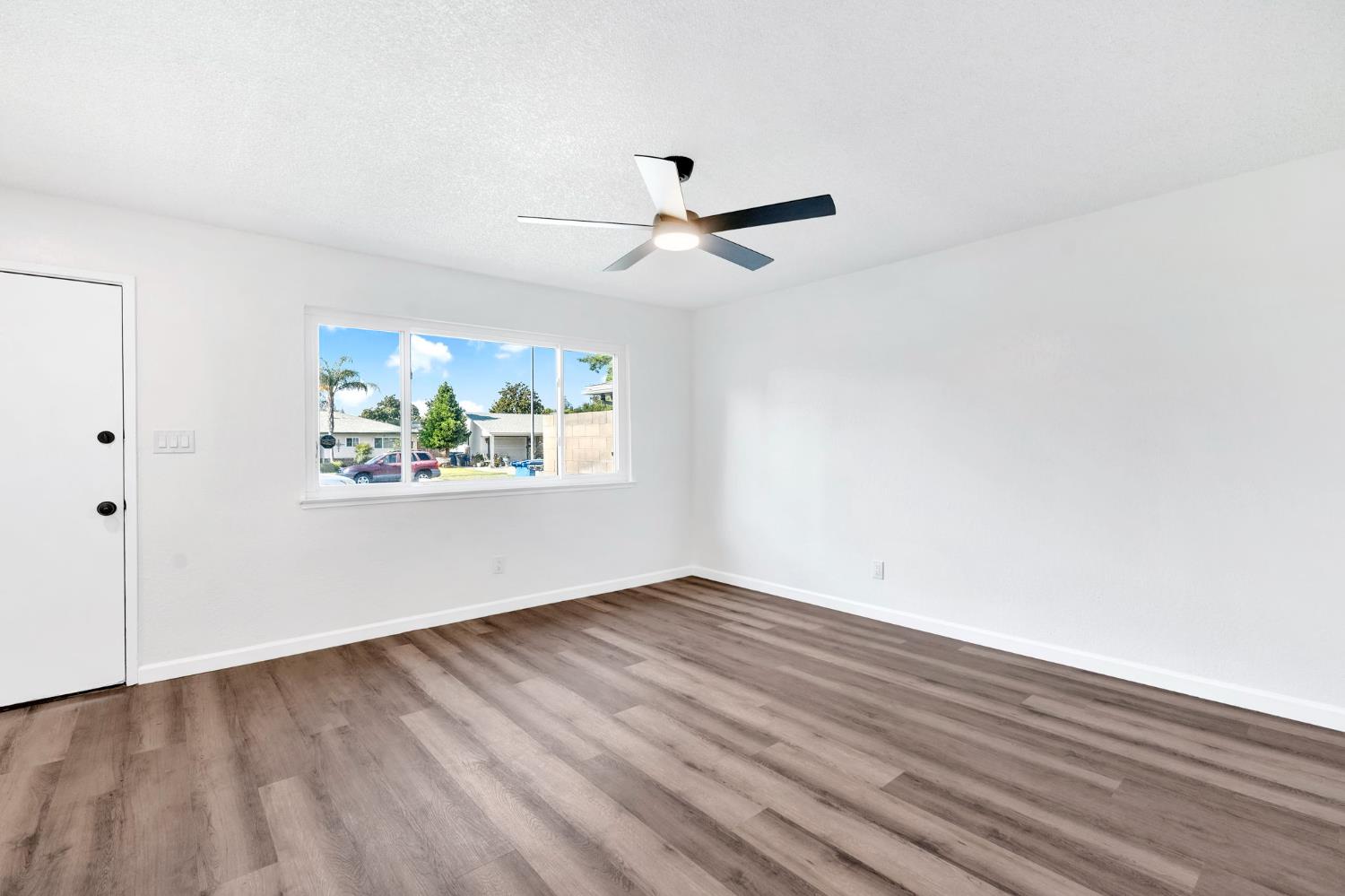3126 W Alamos Ave, Fresno, CA 93722