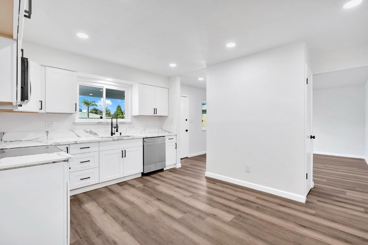 3126 W Alamos Ave, Fresno, CA 93722