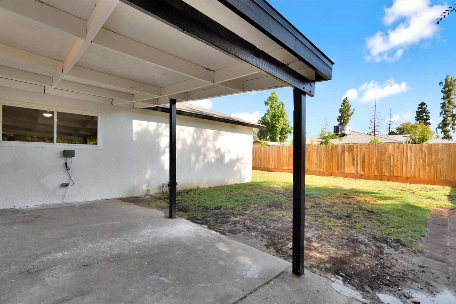3126 W Alamos Ave, Fresno, CA 93722