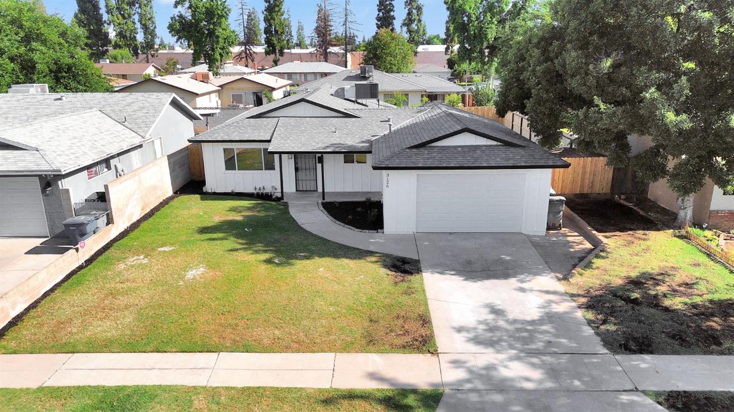 3126 W Alamos Ave, Fresno, CA 93722