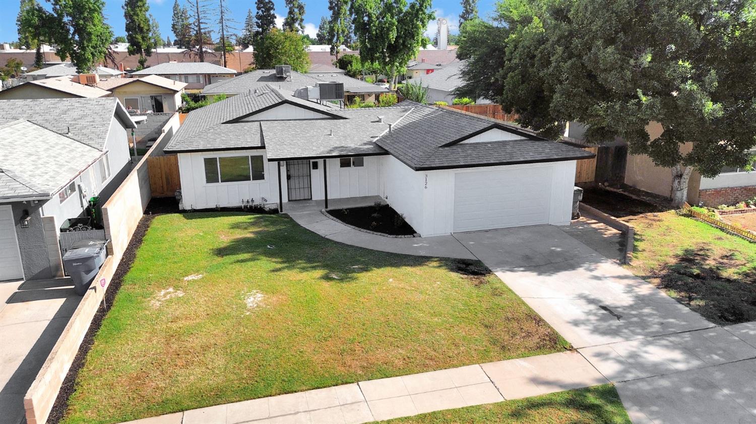 3126 W Alamos Ave, Fresno, CA 93722