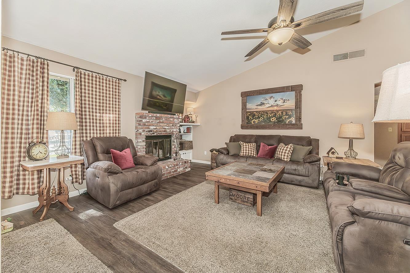 8531 N Rowell Ave, Fresno, CA 93720