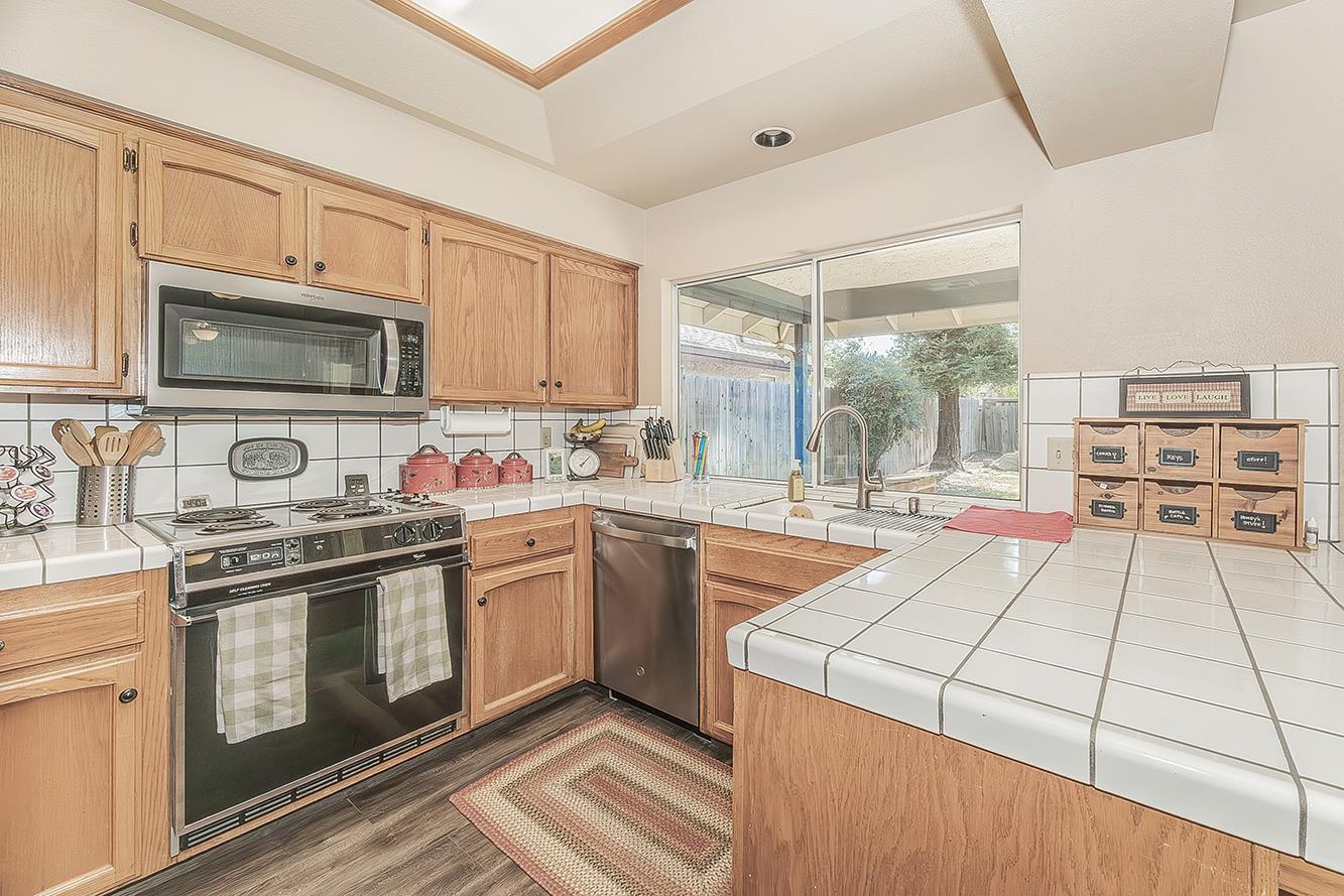 8531 N Rowell Ave, Fresno, CA 93720