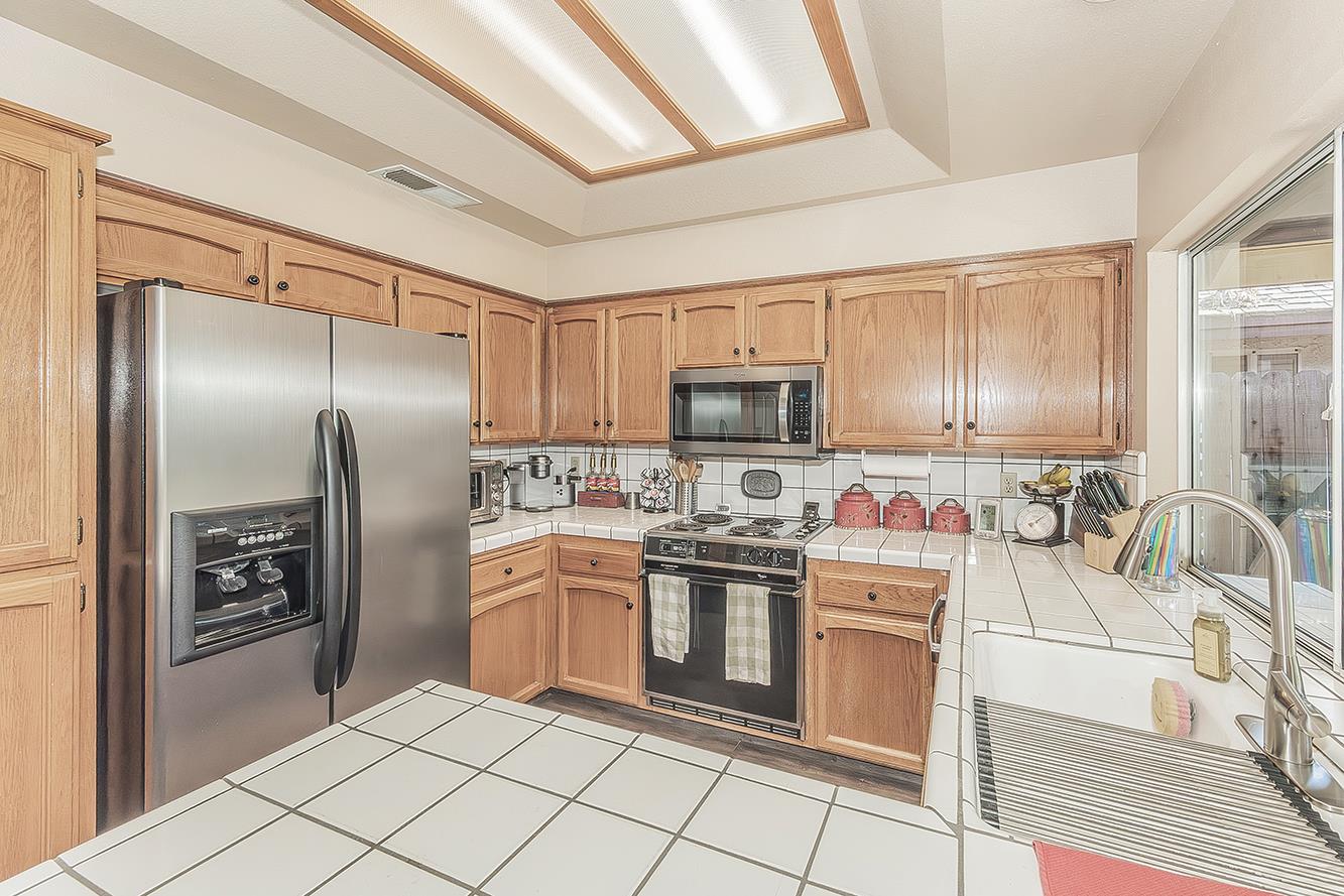 8531 N Rowell Ave, Fresno, CA 93720
