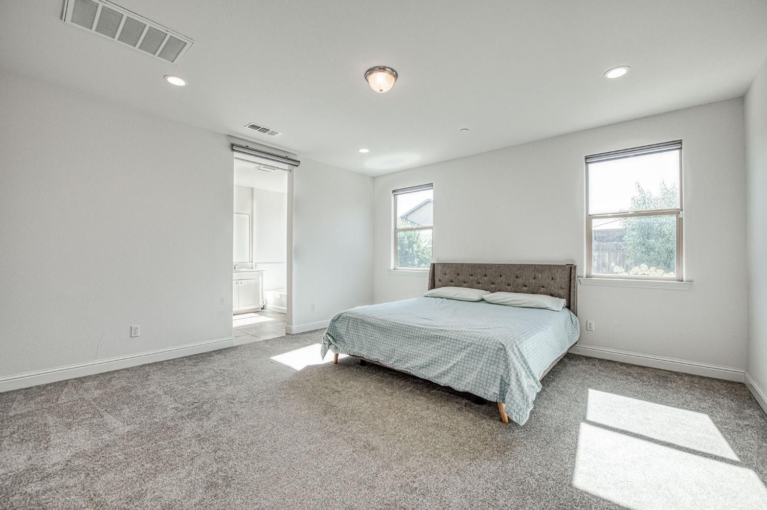 2381 N Jason Ave, Fresno, CA 93737