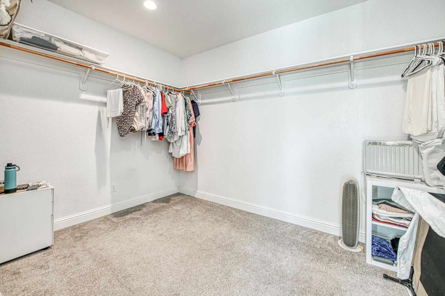 2381 N Jason Ave, Fresno, CA 93737
