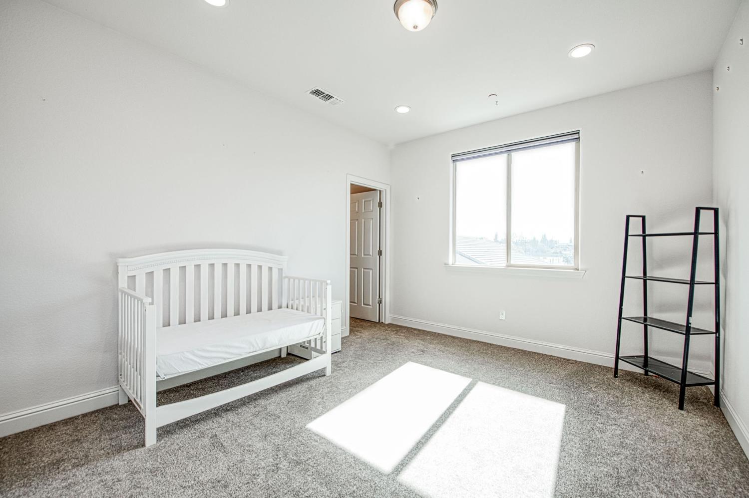 2381 N Jason Ave, Fresno, CA 93737