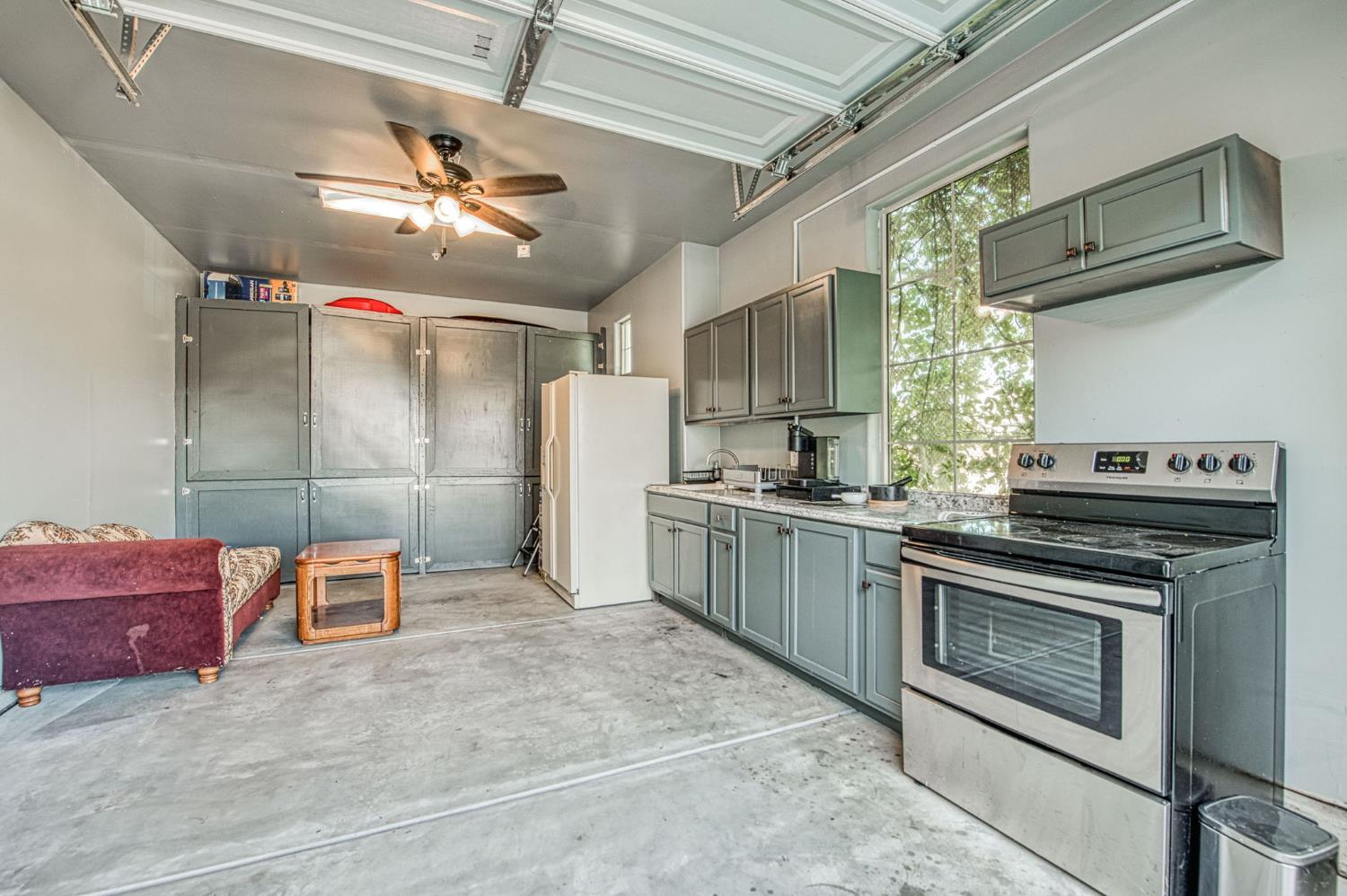 2381 N Jason Ave, Fresno, CA 93737