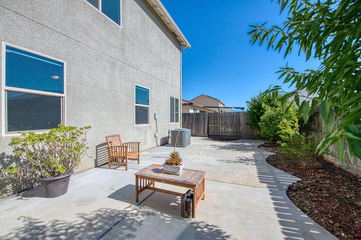 2381 N Jason Ave, Fresno, CA 93737