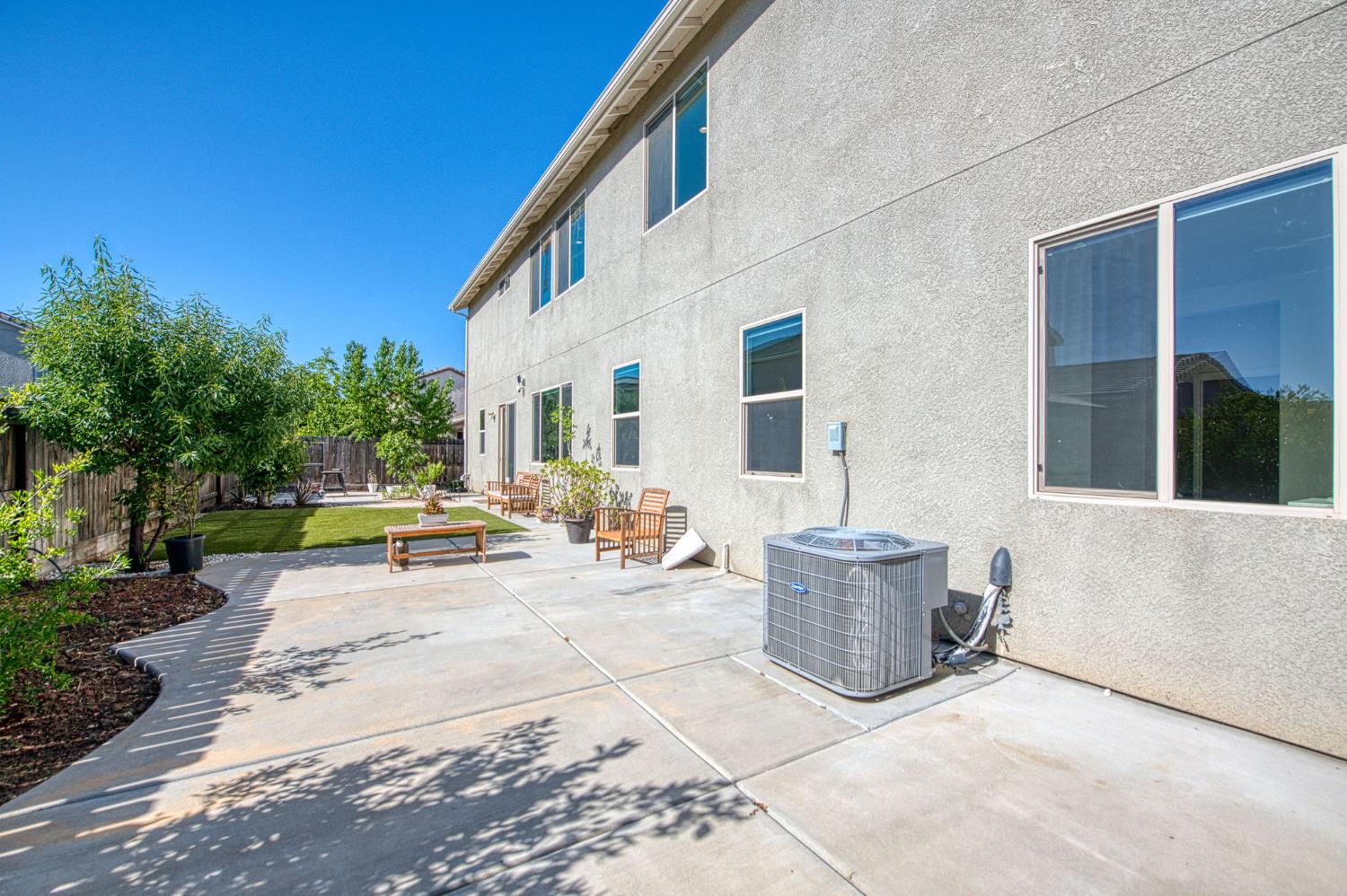 2381 N Jason Ave, Fresno, CA 93737
