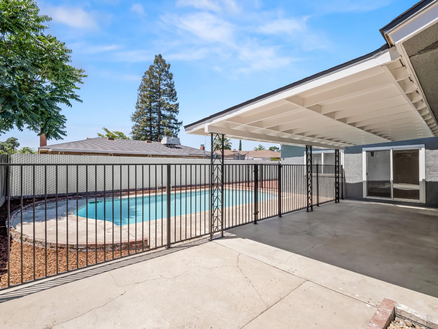 4421 N Maple Ave, Fresno, CA 93726