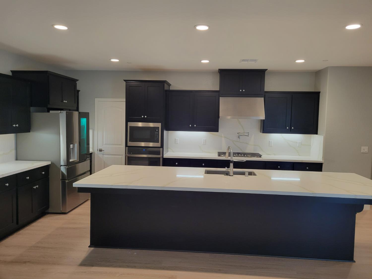 2114 Laverne Ave, Fresno, CA 93727