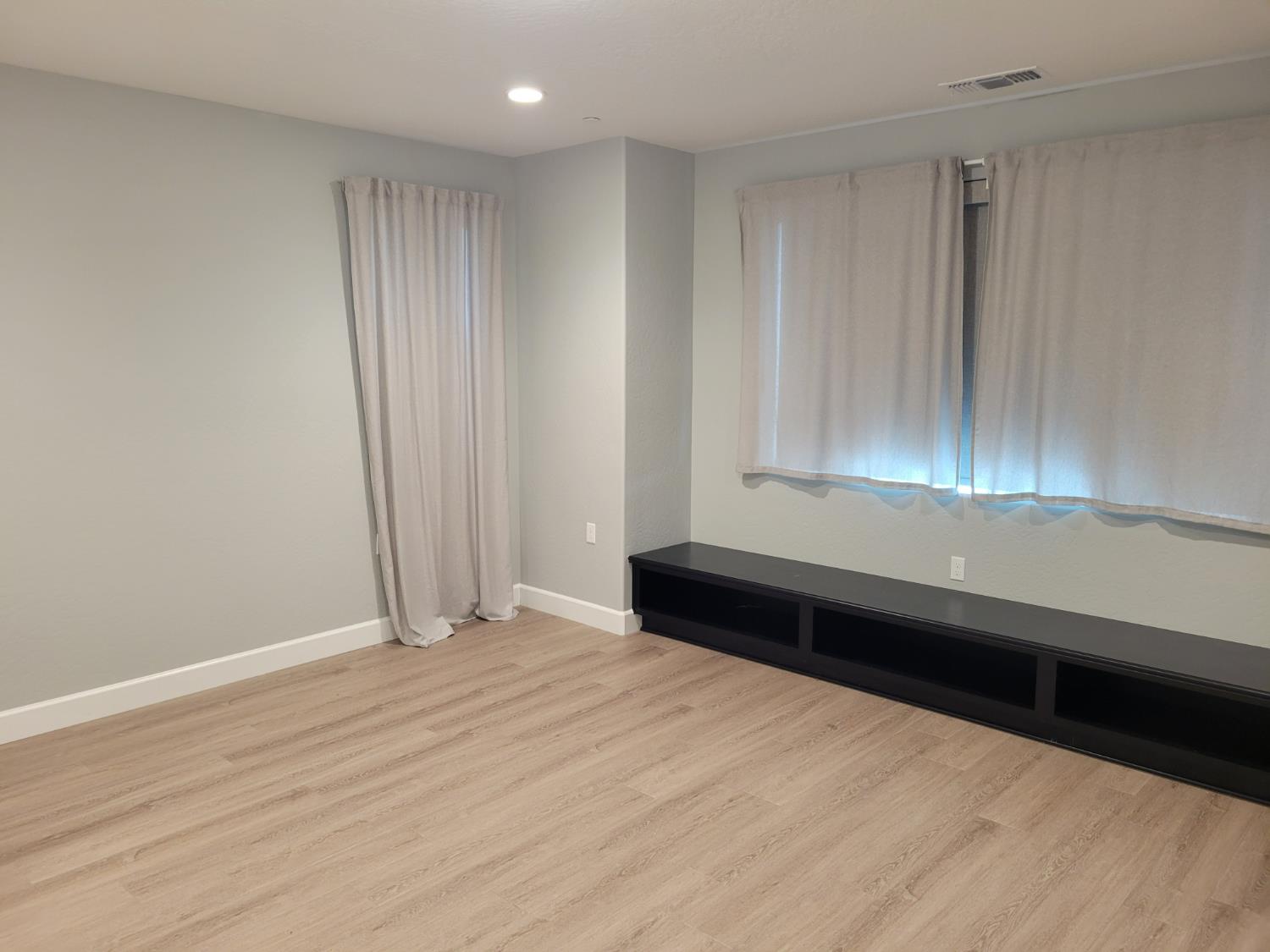 2114 Laverne Ave, Fresno, CA 93727