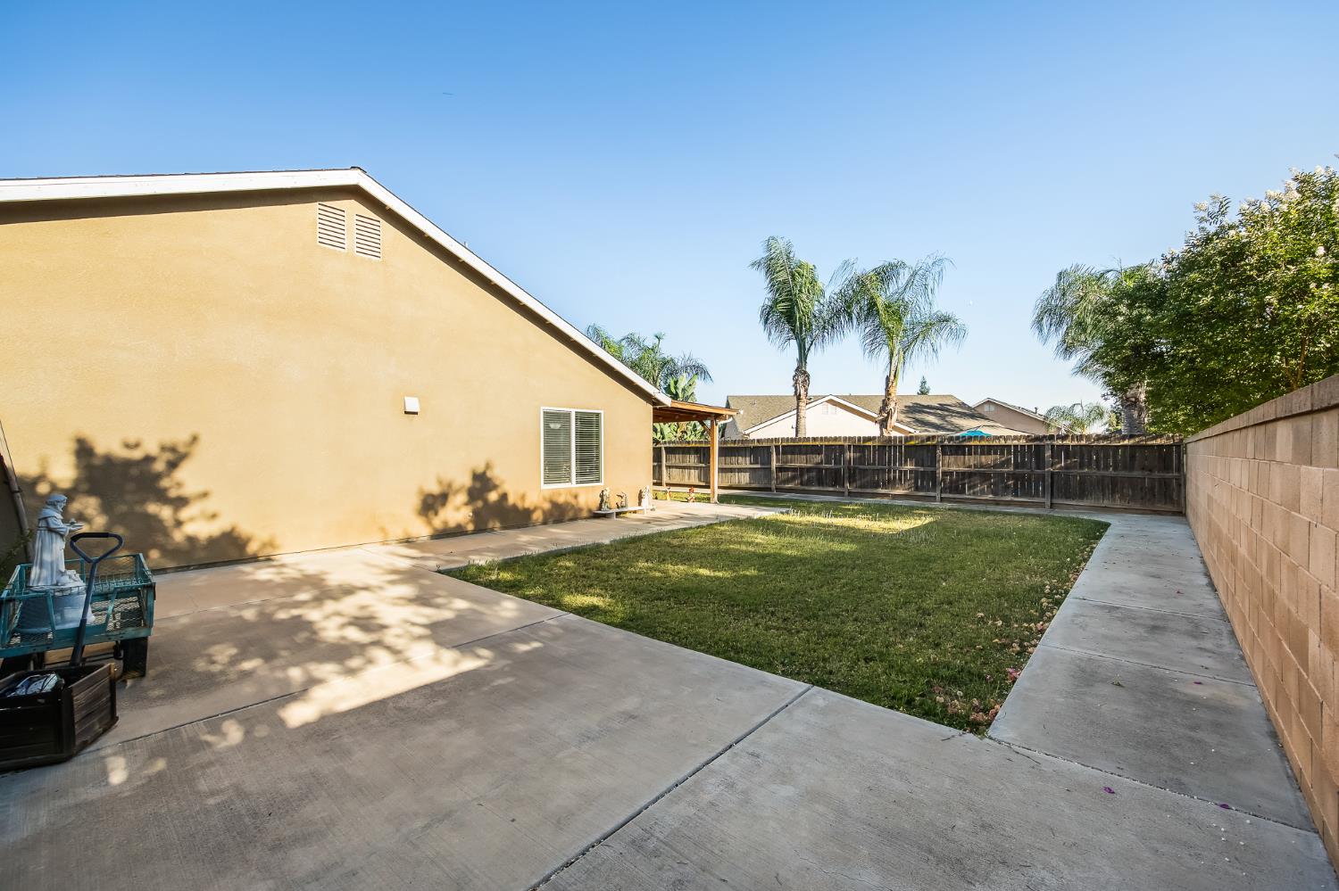 6503 E Dayton Ave, Fresno, CA 93727
