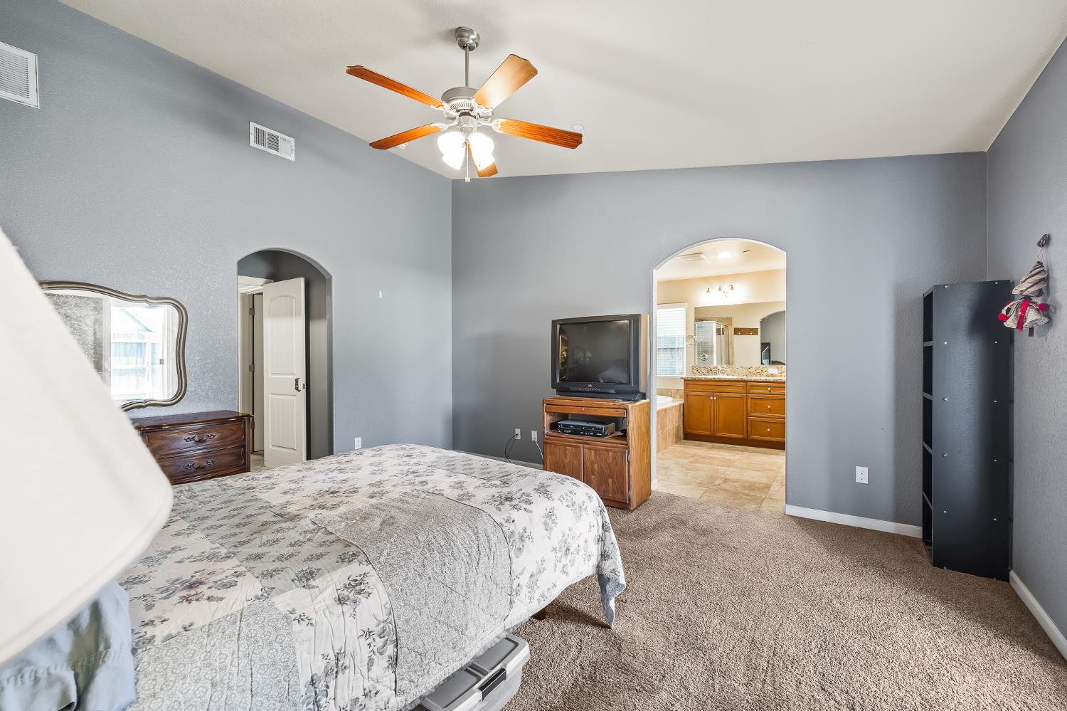 6503 E Dayton Ave, Fresno, CA 93727
