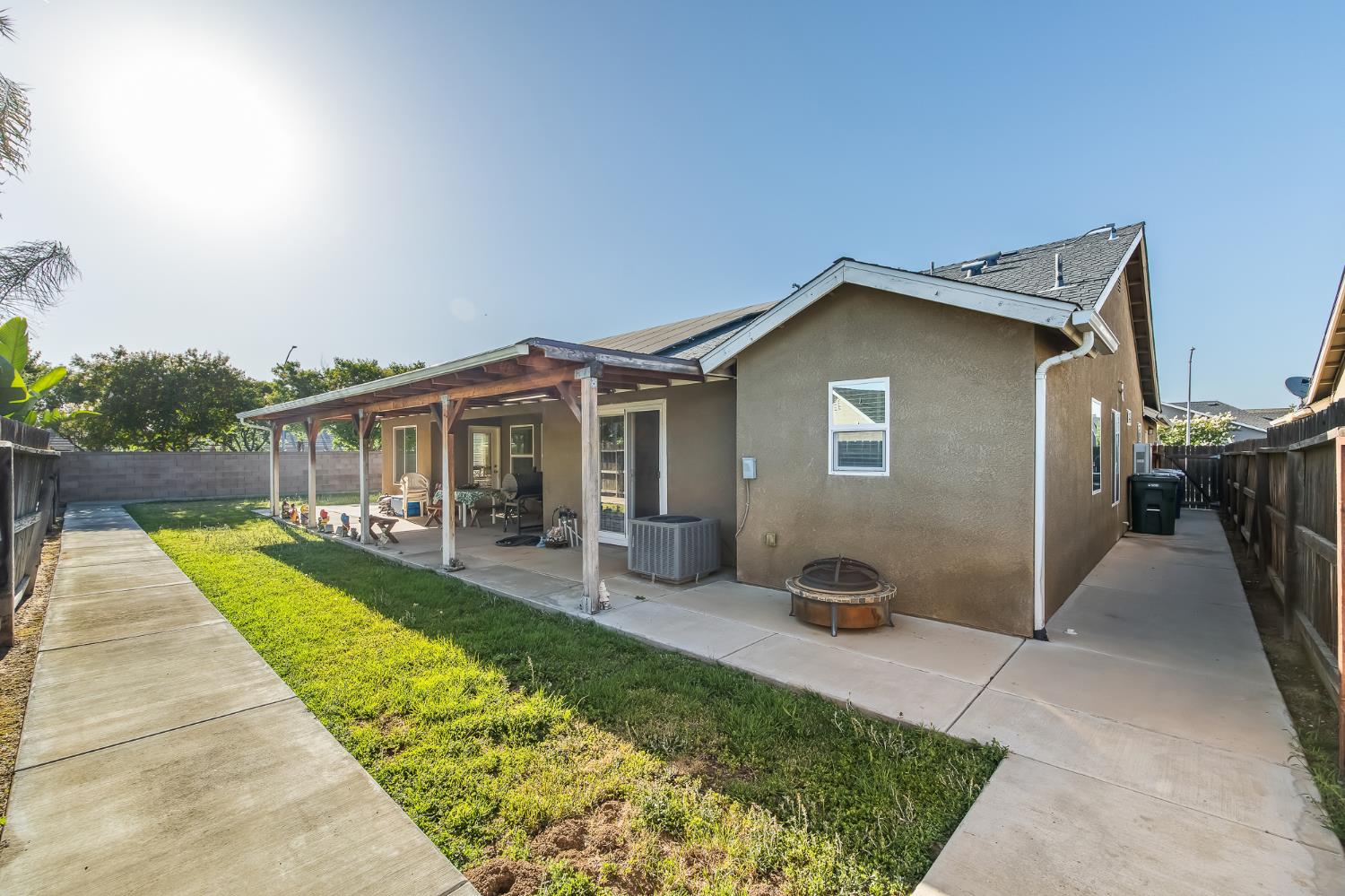6503 E Dayton Ave, Fresno, CA 93727