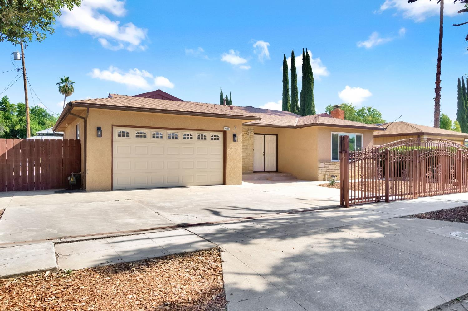 4897 E Platt Ave, Fresno, CA 93727