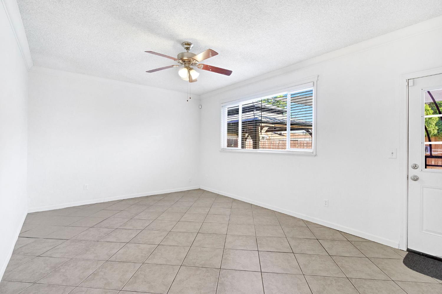 4897 E Platt Ave, Fresno, CA 93727