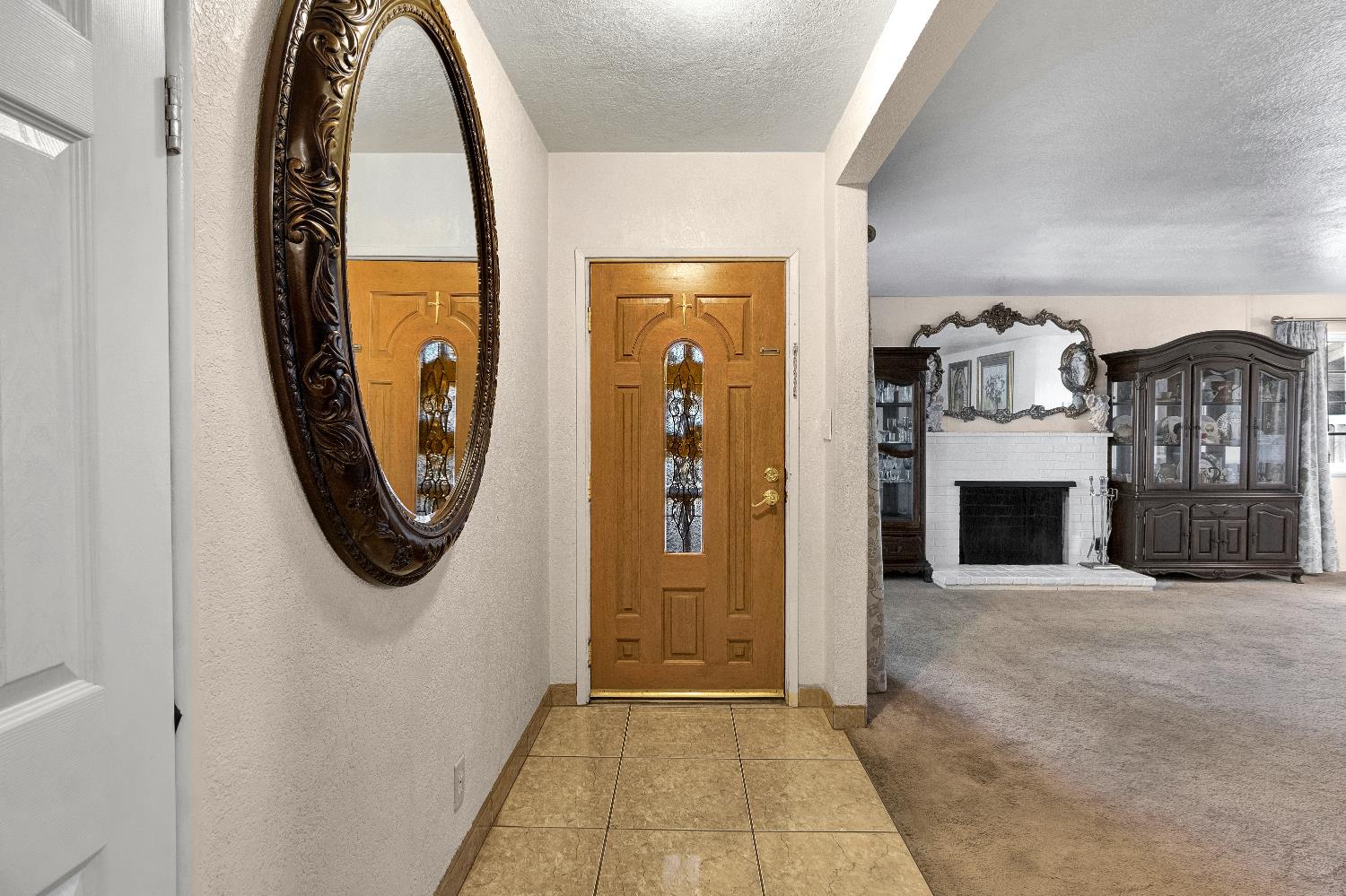 907 S Rogers Ln, Fresno, CA 93727