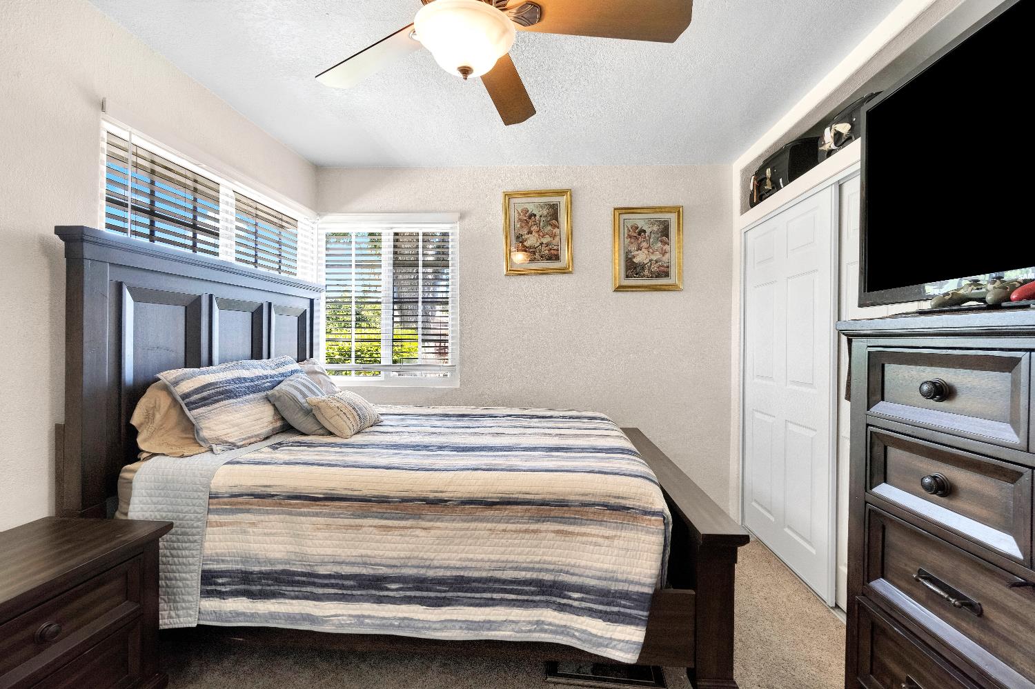 907 S Rogers Ln, Fresno, CA 93727